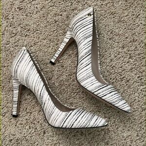 Calvin Klein Brady Pump 7.5